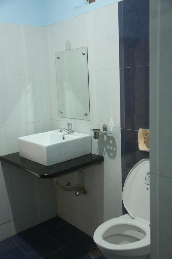 Hotel Dwaraka Paradise Haiderabad Buitenkant foto