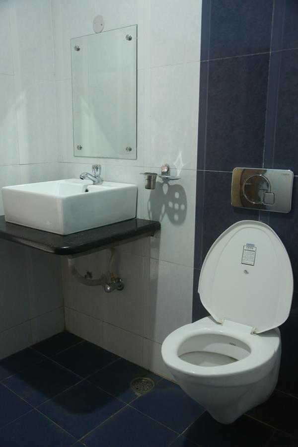 Hotel Dwaraka Paradise Haiderabad Buitenkant foto